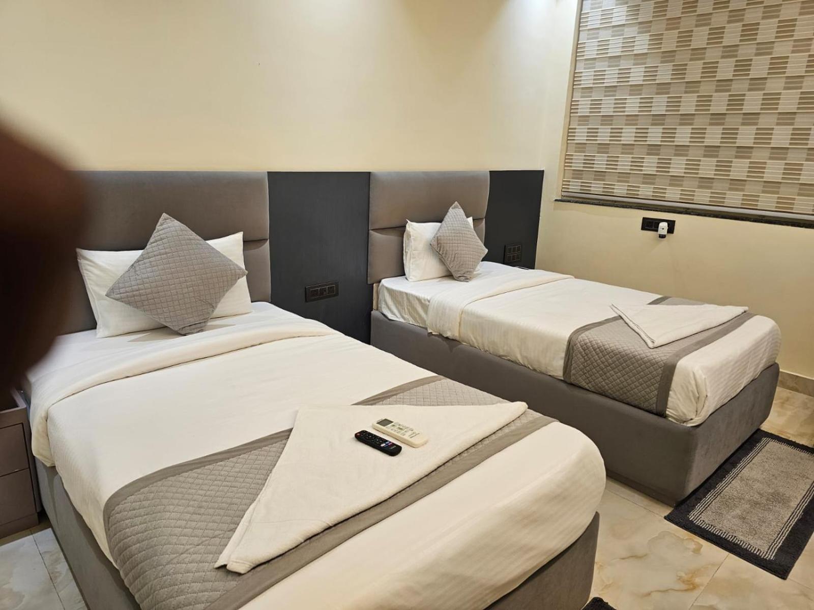 Hotel The Glass House Greater Noida Eksteriør billede