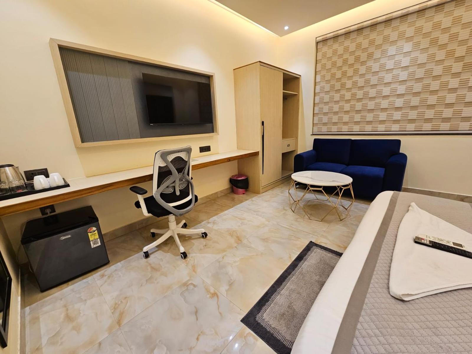 Hotel The Glass House Greater Noida Eksteriør billede