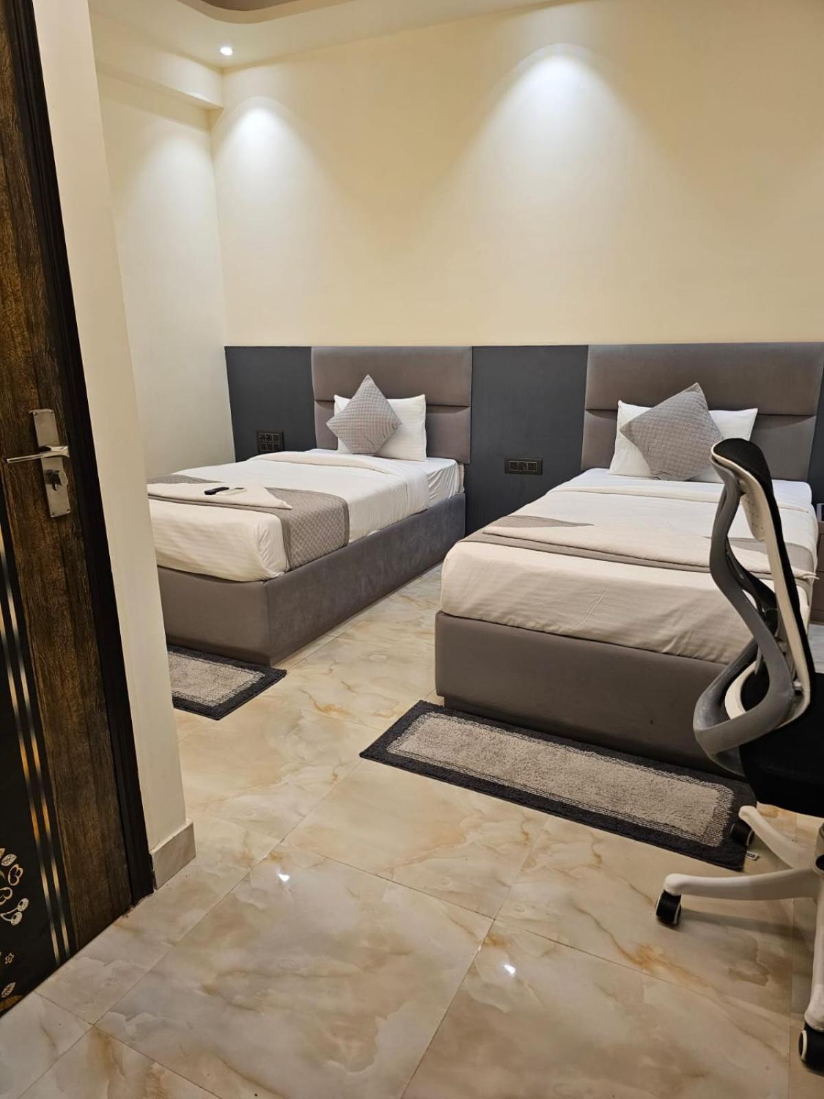 Hotel The Glass House Greater Noida Eksteriør billede