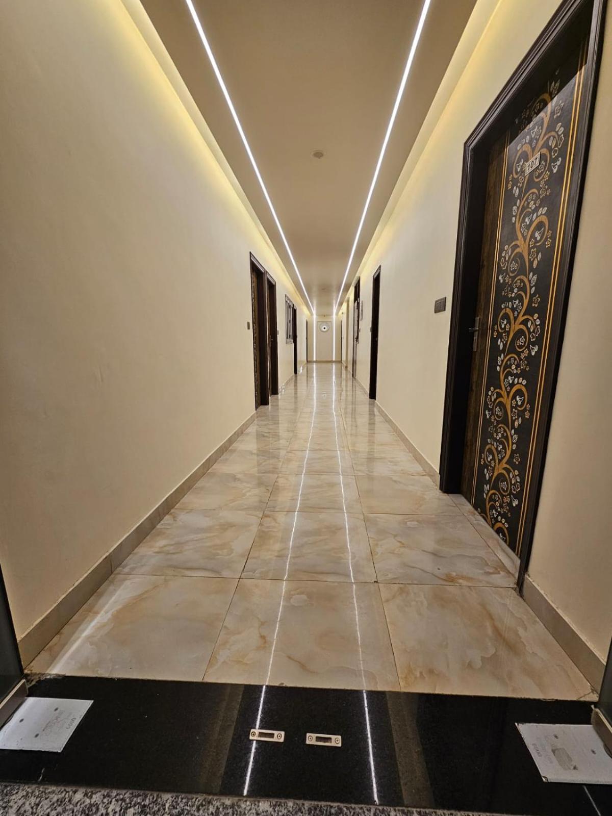Hotel The Glass House Greater Noida Eksteriør billede