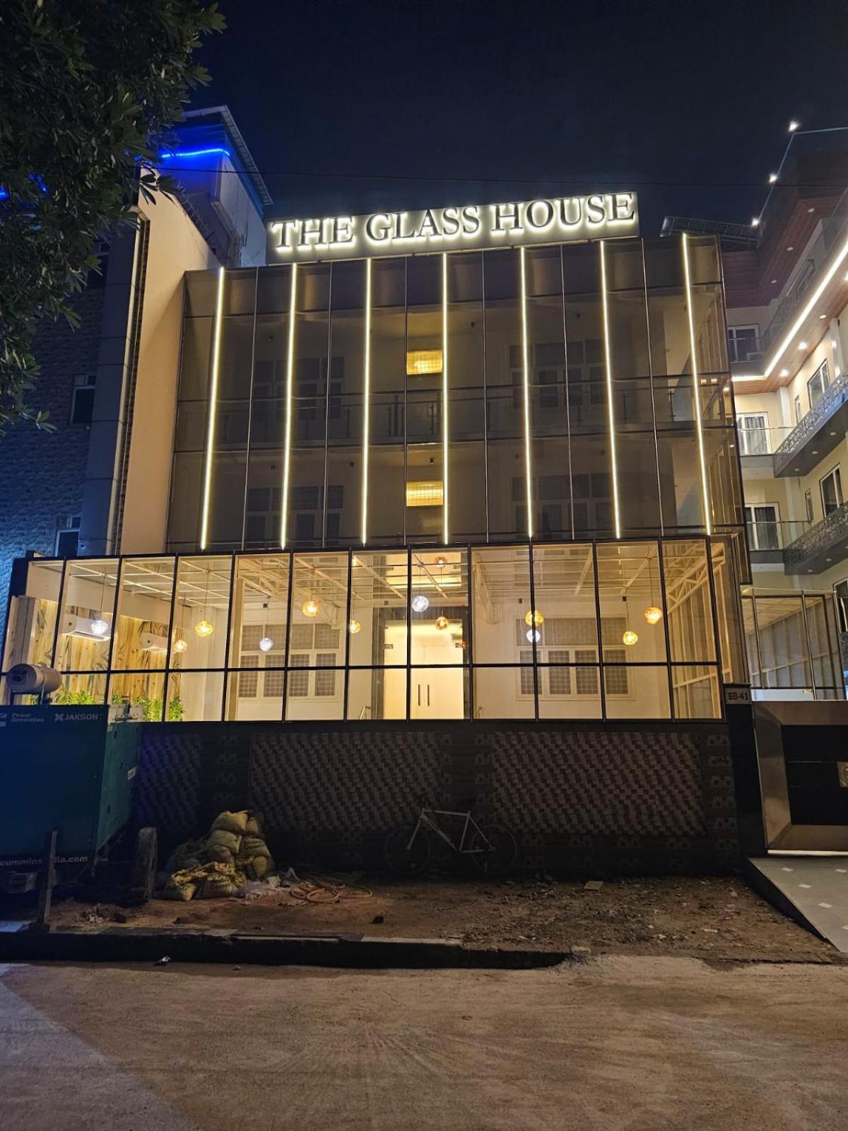 Hotel The Glass House Greater Noida Eksteriør billede